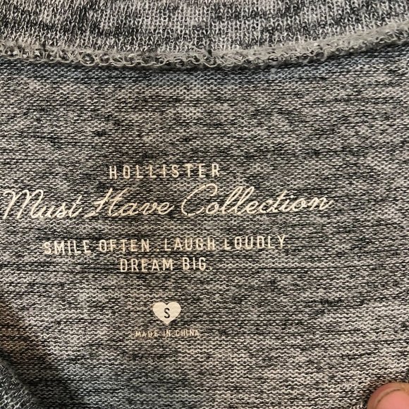 HOLLISTER Cropped Long Sleeve Shirt Grey Sz Small - Picture 6 of 6